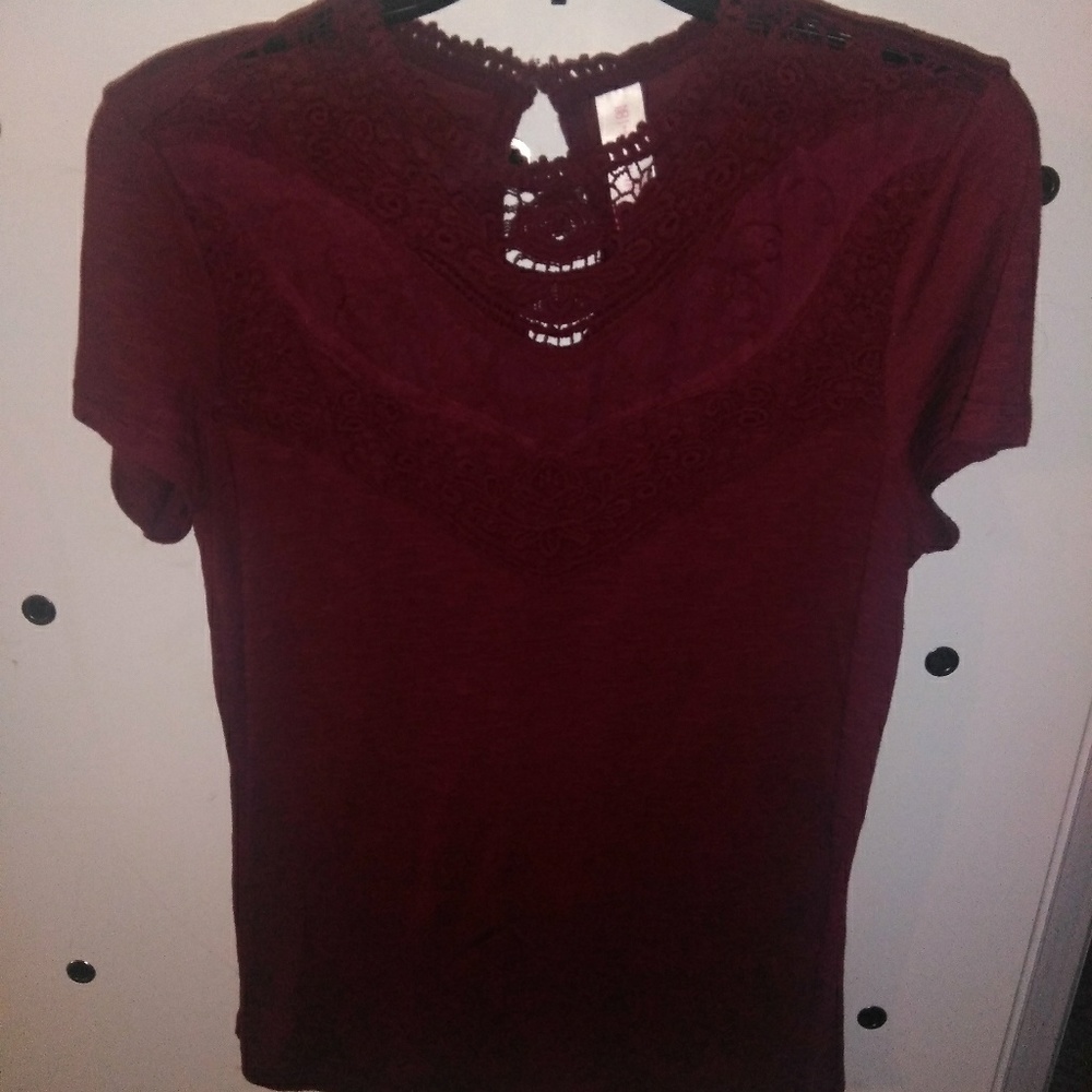 Beautiful Burgendy Top size M Jr's/Misses